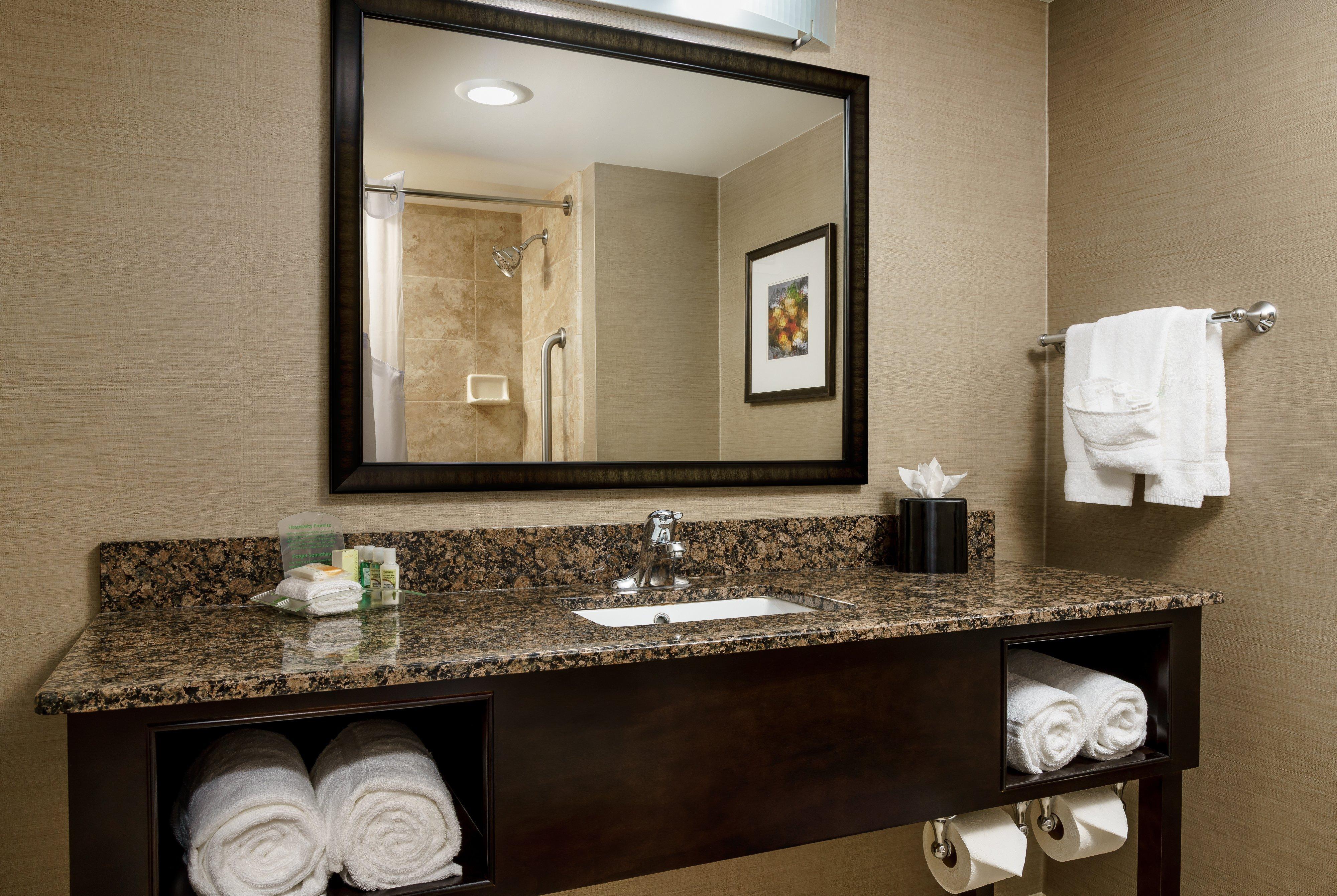 Holiday Inn Charlotte University By Ihg Exterior photo