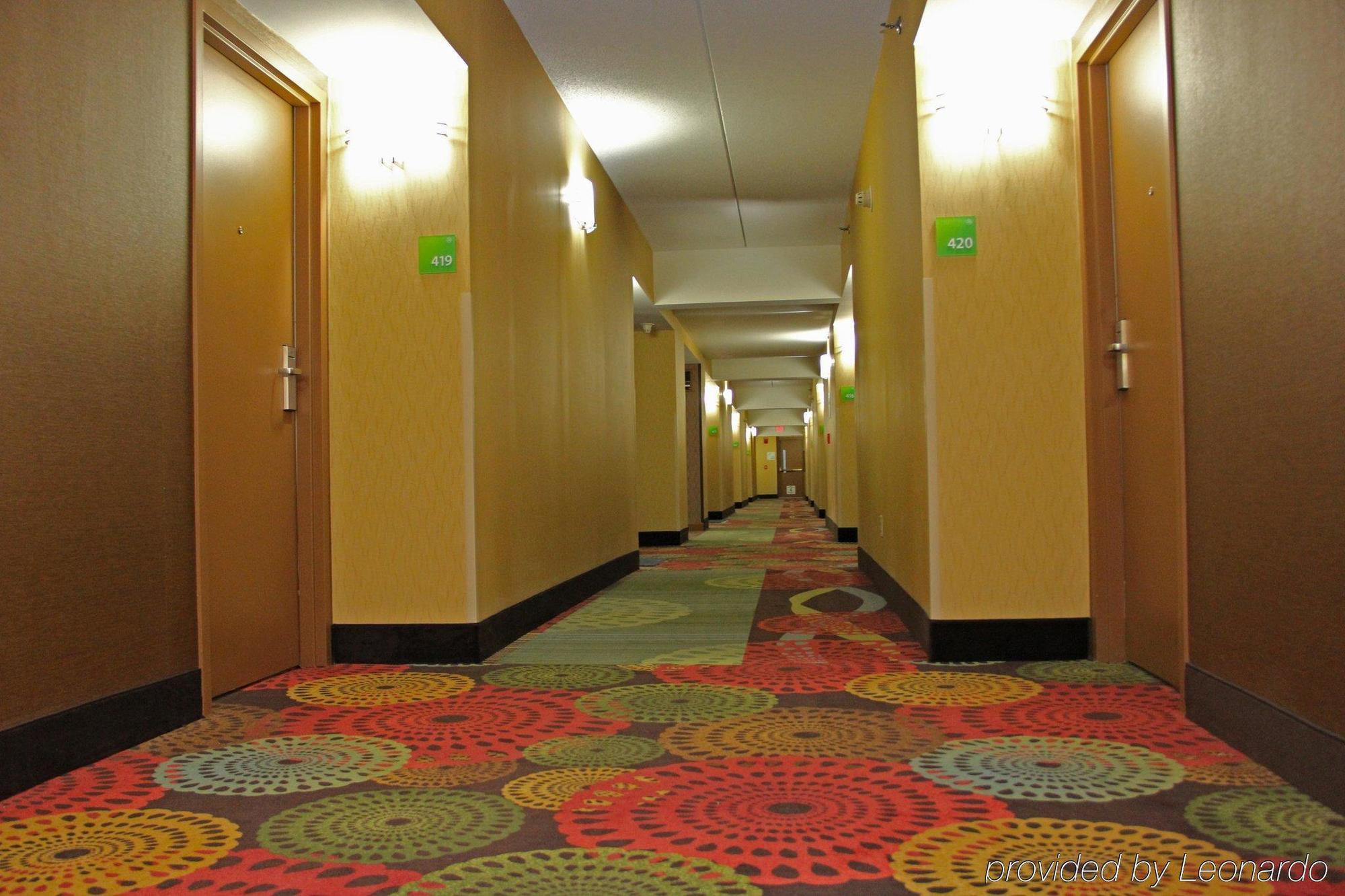 Holiday Inn Charlotte University By Ihg Exterior photo
